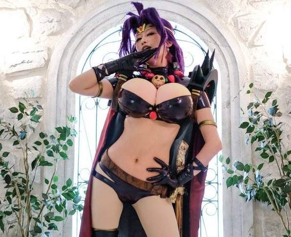 cosplay巨乳道具《秀逗魔導士「白蛇娜卡」》還原不科學身材 cosplay巨乳道具《秀逗魔導士「白蛇娜卡」》還原不科學身材