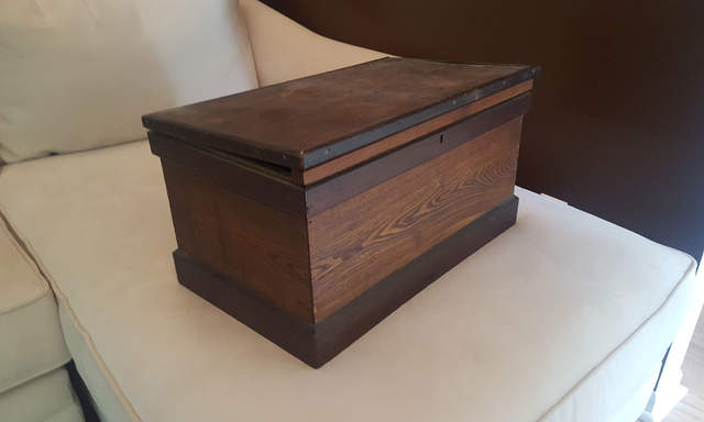 《爺爺衣櫃裡的神秘盒子》超過100年的報紙竟然保存下來了