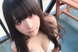 《真島なおみ》看見她醉翁之意恐怕不是那顆美人痣吧XD 《真島なおみ》看見她醉翁之意恐怕不是那顆美人痣吧XD