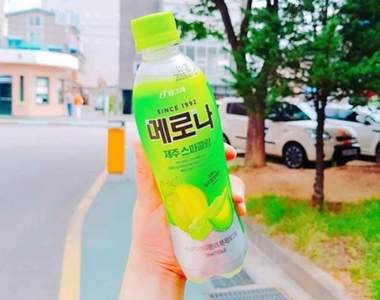 喝起來有種哈味?《메로나哈密瓜氣泡水新上市》網友實評喝起來真的很...... 喝起來有種哈味?《메로나哈密瓜氣泡水新上市》網友實評喝起來真的很......