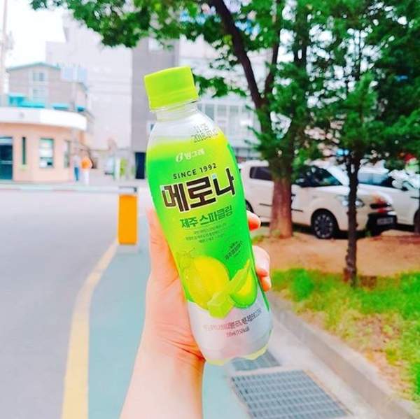 喝起來有種哈味?《메로나哈密瓜氣泡水新上市》網友實評喝起來真的很...... 喝起來有種哈味?《메로나哈密瓜氣泡水新上市》網友實評喝起來真的很......