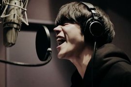 《菅田將暉》俳優變歌手正式出道 意外的高歌唱力震撼夜晚的澀谷 《菅田將暉》俳優變歌手正式出道 意外的高歌唱力震撼夜晚的澀谷