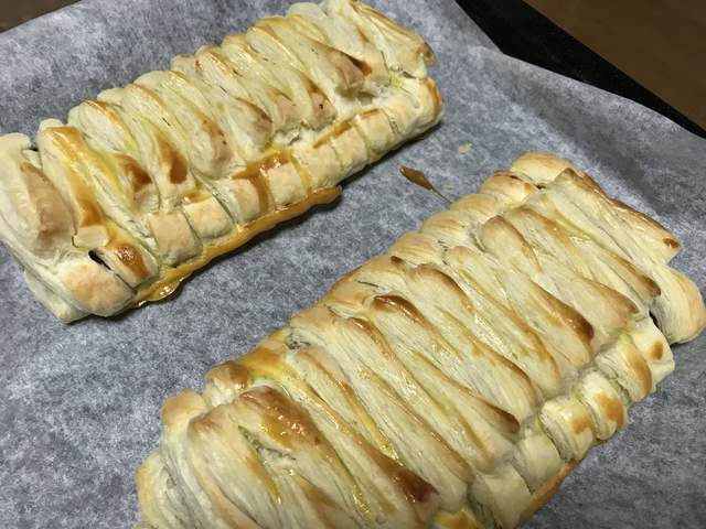 超偷懶《超簡單的巧克力派DIY》這巧克力派好好吃啊~是你做的嗎？是呀~哦呵呵呵(偷笑)