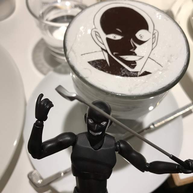 柯南主題咖啡廳《犯人冰沙》任人宰割~你也有這一天啊XDD 柯南主題咖啡廳《犯人冰沙》任人宰割~你也有這一天啊XDD