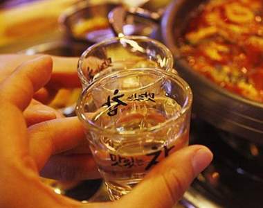 你知道《從喝什麼酒可以看出個性》嗎?喜歡烈酒的人比較愛...... 你知道《從喝什麼酒可以看出個性》嗎?喜歡烈酒的人比較愛......