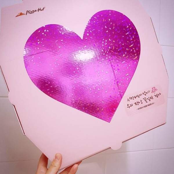 五月限定《韓國必勝客愛心Pizza》限定的愛心形狀意外引爆告白潮♥ 五月限定《韓國必勝客愛心Pizza》限定的愛心形狀意外引爆告白潮♥