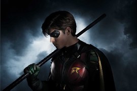 DC《少年泰坦》真人影集 大齡羅賓定裝照出爐 DC《少年泰坦》真人影集 大齡羅賓定裝照出爐