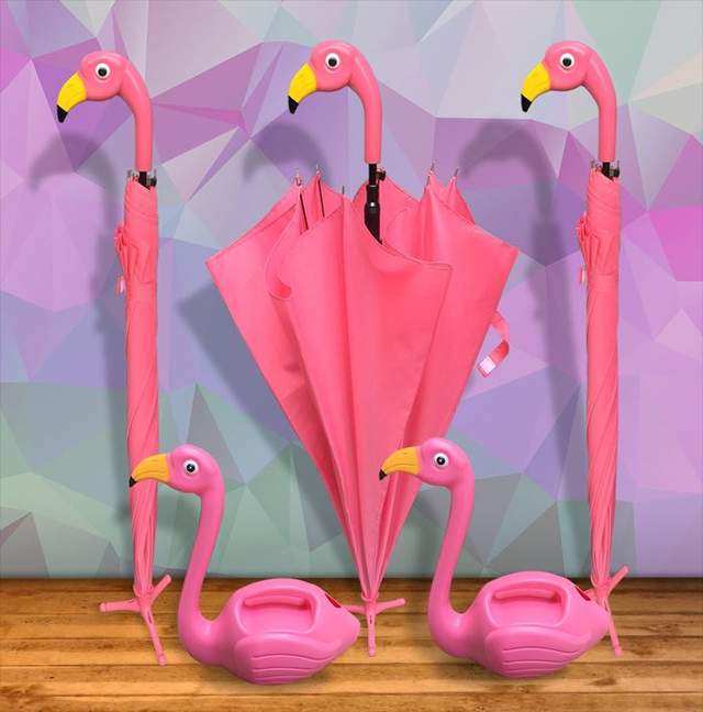 《可站立的火烈鳥傘和企鵝傘》讓人想到愛麗絲夢遊仙境的球桿啊XD