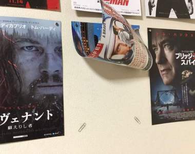 推特瘋傳《不傷牆壁的海報貼法》也不用擔心在海報上留下殘膠♪ 推特瘋傳《不傷牆壁的海報貼法》也不用擔心在海報上留下殘膠♪