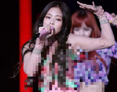 時尚icon變成時尚災難?《BLACKPINK Jennie穿這件讓粉絲頭疼》跪求造型師別亂搞啊啊啊 時尚icon變成時尚災難?《BLACKPINK Jennie穿這件讓粉絲頭疼》跪求造型師別亂搞啊啊啊