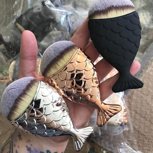 美妝《美人魚刷具》在一個吃貨的眼裡怎麼看都是《鯛魚燒刷具》啊... 美妝《美人魚刷具》在一個吃貨的眼裡怎麼看都是《鯛魚燒刷具》啊...