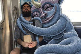 黑色幽默插畫《地鐵裡的怪物》在電車內意外展現出很人性的一面(笑) 黑色幽默插畫《地鐵裡的怪物》在電車內意外展現出很人性的一面(笑)