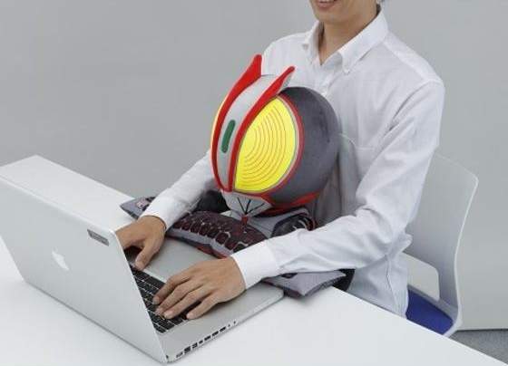 《假面騎士555娃娃x鍵盤靠枕組》車頭燈大頭撫慰螢幕前的孤單心靈 《假面騎士555娃娃x鍵盤靠枕組》車頭燈大頭撫慰螢幕前的孤單心靈