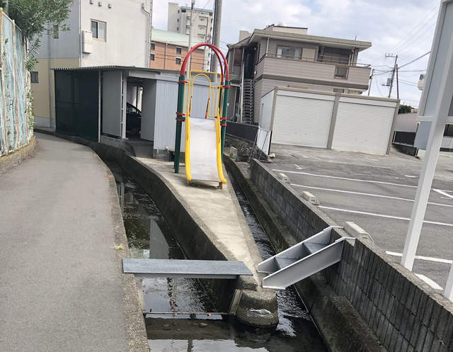 超謎奇景《危險溜滑梯》玩個溜滑梯也要考驗你的危機處理能力ww 超謎奇景《危險溜滑梯》玩個溜滑梯也要考驗你的危機處理能力ww