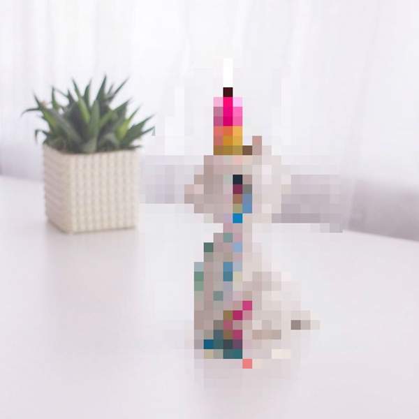 讓網友震驚的《哭哭獨角獸燭台》比陽具更獵奇的商品登場了......