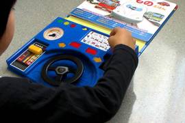 《大人認真玩小孩繪本的結果》超高再現度有如實際搭上電車一樣 《大人認真玩小孩繪本的結果》超高再現度有如實際搭上電車一樣