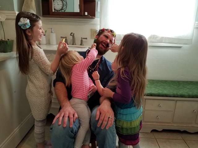 《爸爸每天記錄女兒的經典語錄》結果養了一批讀者定期發落ww 《爸爸每天記錄女兒的經典語錄》結果養了一批讀者定期發落ww