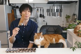 爆紅《磨亮100元鏽刀》舒壓影片 其實根本就是來曬貓的吧(指) 爆紅《磨亮100元鏽刀》舒壓影片 其實根本就是來曬貓的吧(指)