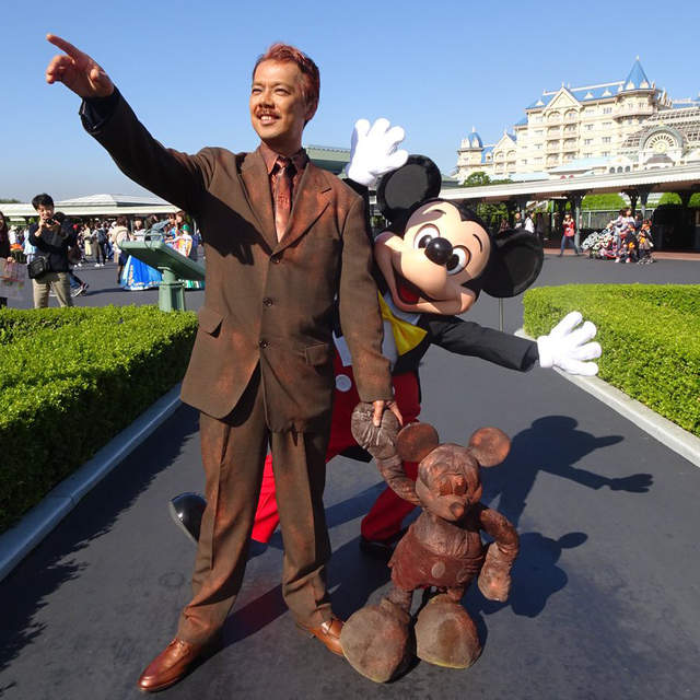 《當米奇遇上華特迪士尼》超高再現度的變裝連米奇都崩潰ww 《當米奇遇上華特迪士尼》超高再現度的變裝連米奇都崩潰ww