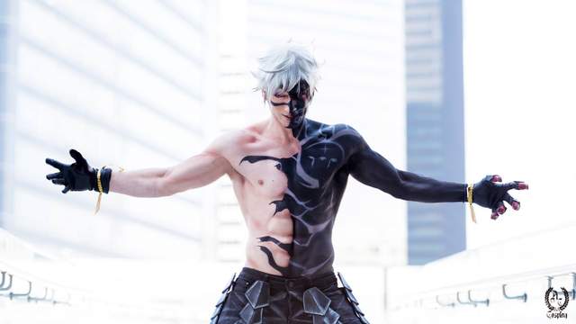 義大利帥氣男Coser《Leon Chiro》擁有八塊肌完美還原許多帥氣ACG男角 - 圖片1