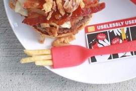 《讓網友呵呵的麥當勞新餐具:Frork》看似瞎鬧的主意卻真的推出了...... 《讓網友呵呵的麥當勞新餐具:Frork》看似瞎鬧的主意卻真的推出了......