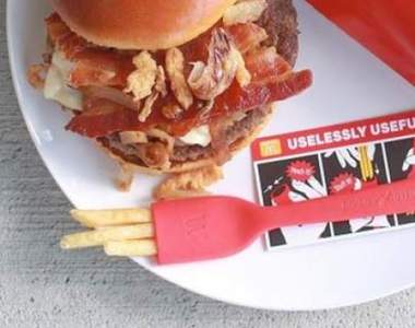 《讓網友呵呵的麥當勞新餐具:Frork》看似瞎鬧的主意卻真的推出了...... 《讓網友呵呵的麥當勞新餐具:Frork》看似瞎鬧的主意卻真的推出了......
