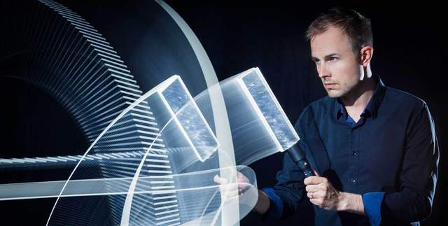 Hannu Huhtamo 超美《光影塗鴉藝術》只會用仙女棒寫出「I ❤ U」已經不夠看了~ Hannu Huhtamo 超美《光影塗鴉藝術》只會用仙女棒寫出「I ❤ U」已經不夠看了~