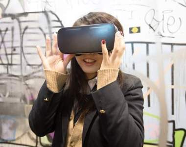 《VR女孩新風潮》網友覺得正在PLAY的妹子太可愛惹 《VR女孩新風潮》網友覺得正在PLAY的妹子太可愛惹