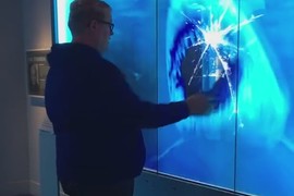 《突如其來的鯊魚》水族館放這個機關真是太壞惹XD 《突如其來的鯊魚》水族館放這個機關真是太壞惹XD