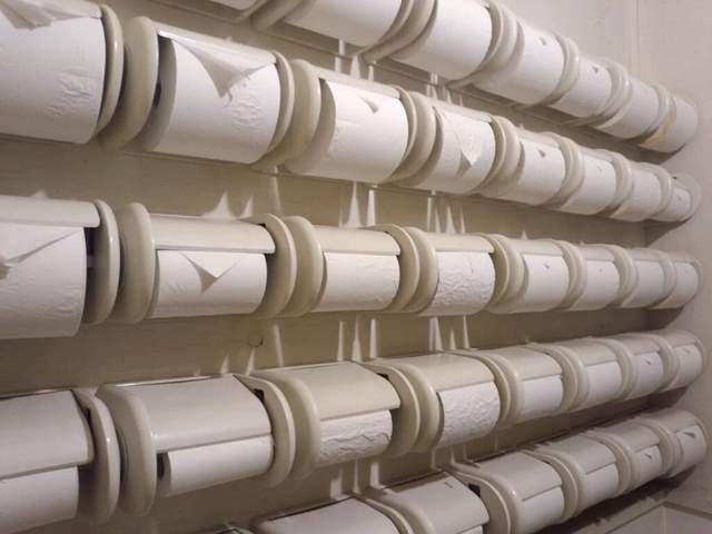 冷知識《捲筒衛生紙應該面向哪一面》到底朝自己還是朝牆壁才對呢? 冷知識《捲筒衛生紙應該面向哪一面》到底朝自己還是朝牆壁才對呢?