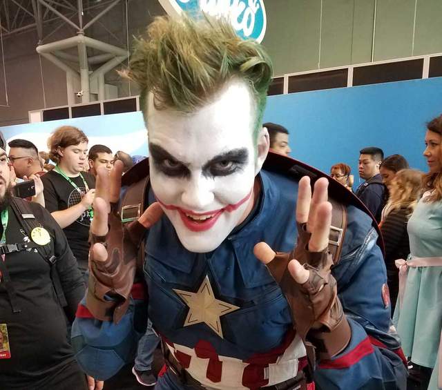 紐約動漫展《各種創意Cosplay大集合》看到不分男女老少一起玩最開心了✪ω✪