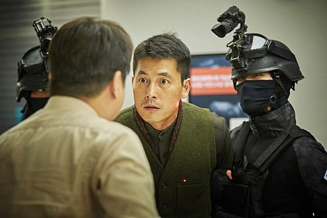 總統旁身邊最帥的保鑣《鋼鐵雨》韓國電影挑戰南北韓軍事政變話題 - 圖片5
