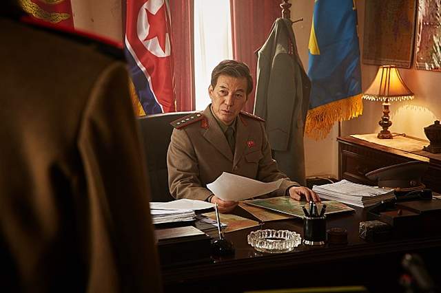 總統旁身邊最帥的保鑣《鋼鐵雨》韓國電影挑戰南北韓軍事政變話題 - 圖片4