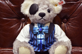 《黑執事 × Steiff 泰迪熊》聯名合作《謝爾泰迪熊》還不快點抱緊處理(♡˙︶˙♡) 《黑執事 × Steiff 泰迪熊》聯名合作《謝爾泰迪熊》還不快點抱緊處理(♡˙︶˙♡)