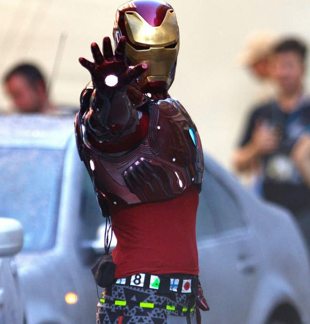 《復仇者聯盟:無限之戰》片場照 最新型鋼鐵人盔甲加入 《復仇者聯盟:無限之戰》片場照 最新型鋼鐵人盔甲加入