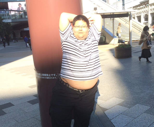 宅宅慶跨年《上街模仿JOJO站姿》吸引眾多網友朝聖……