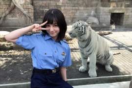 《警視廳生物系》橋本環奈新劇制服打扮真可愛 《警視廳生物系》橋本環奈新劇制服打扮真可愛