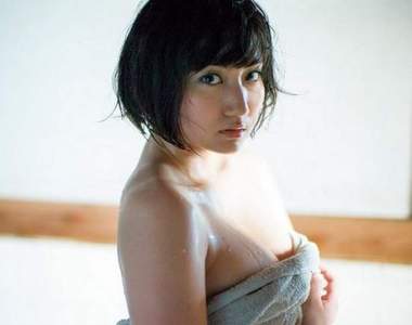 《短髮下的極上美乳》2017年紗綾豐滿的寫真殺到 《短髮下的極上美乳》2017年紗綾豐滿的寫真殺到