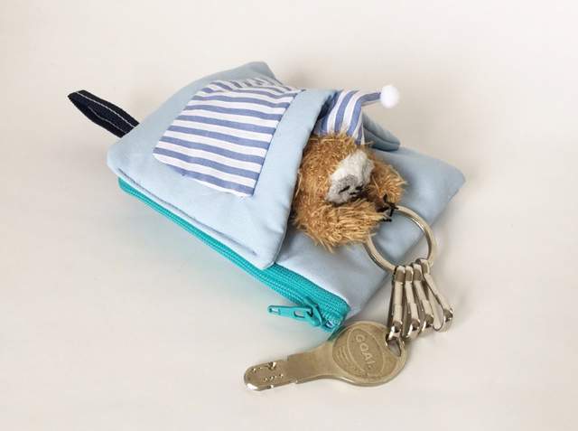 《不想離開被窩的樹懶》超可愛鑰匙圈體現大家賴床的心情