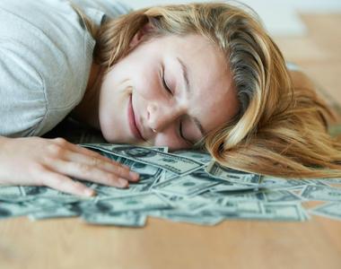《睡覺就像中樂透一樣幸福》所以可以再多睡一下嗎...Zzz 《睡覺就像中樂透一樣幸福》所以可以再多睡一下嗎...Zzz