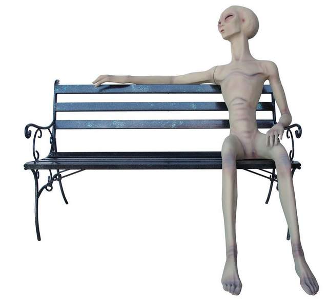 《等身大外星人拍賣》亞馬遜賣場上的怪奇商品