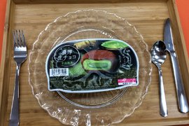 看了好想咬一口《生巧克力和抹茶麻糬冰淇淋》日本便利店商店7-11限定販售 看了好想咬一口《生巧克力和抹茶麻糬冰淇淋》日本便利店商店7-11限定販售
