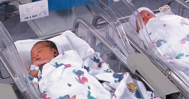 堪稱八點檔劇情《抱錯60年的孩子》原本含金湯匙出生的孩子變成......