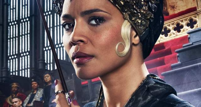 《怪獸與牠們的產地》演員堅持用左手施咒的原因是? 《怪獸與牠們的產地》演員堅持用左手施咒的原因是?