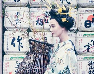 Vogue出現《時裝版神隱少女》東西方文化的結合就是這麼美 Vogue出現《時裝版神隱少女》東西方文化的結合就是這麼美