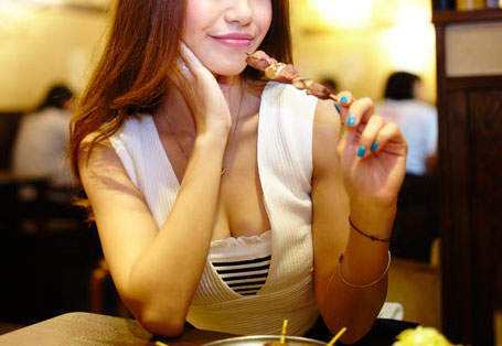 《覺得約會無聊的四種跡象》原來上廁所上半天是為了讓時間過快一點啊！？