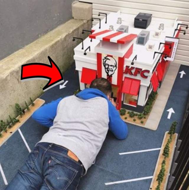 世界之最《史上最迷你的肯德基店現身》「趴」進店內真的會有人送餐給你唷 - 圖片1 世界之最《史上最迷你的肯德基店現身》「趴」進店內真的會有人送餐給你唷 - 圖片1