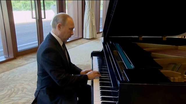 俄羅斯總統普丁彈個鋼琴 全世界都震驚了