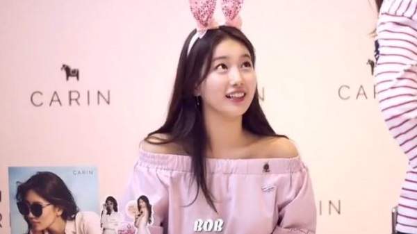 《帶鏡子到簽名會會發生有趣事情》欸欸你知道誰最漂亮嗎？（遞鏡）