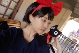 在日本也可以玩《魔女宅急便COSPLAY》背景果然要走歐洲風格才完美…… 在日本也可以玩《魔女宅急便COSPLAY》背景果然要走歐洲風格才完美……